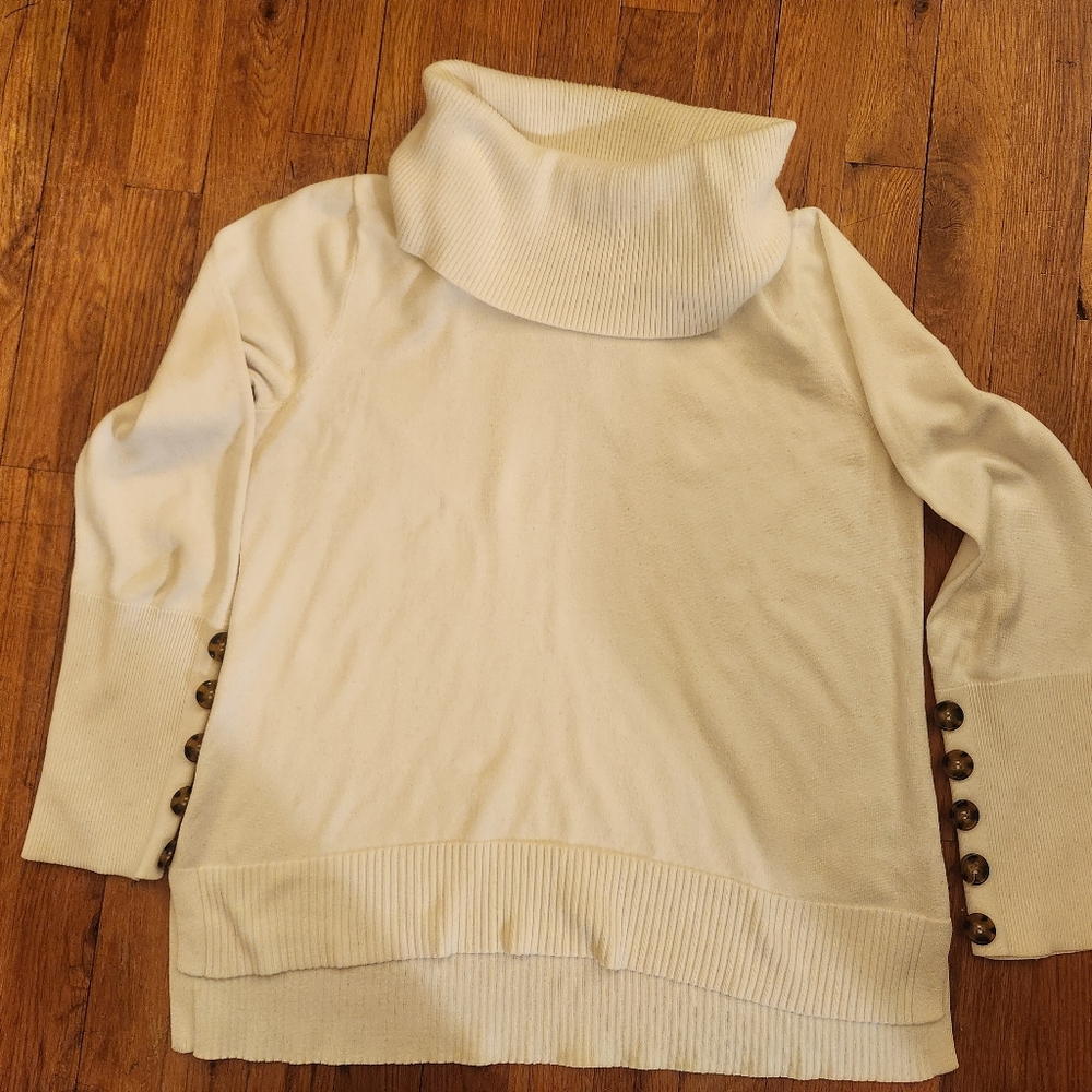 Cable & Gauge White Cowl Neck Sweater With Cheetah Print Buttons Size L EUC